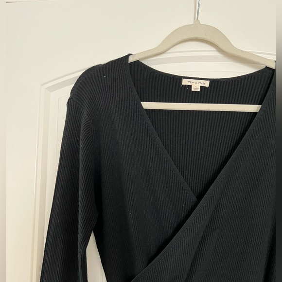 Black Ribbed Maxi Dress - Picture 2 of 5